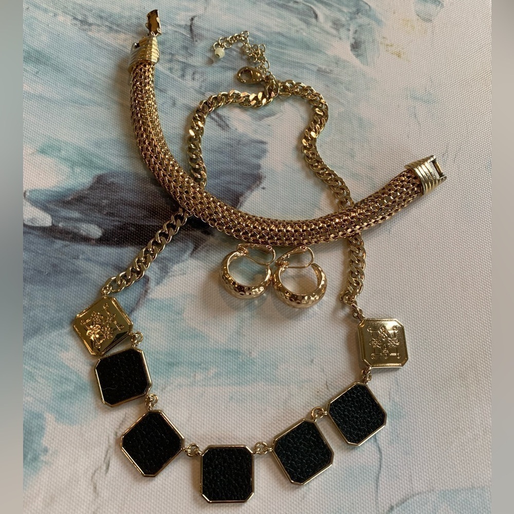 Black & Gold 16” Necklace, Earrings & Bracelet - Picture 11 of 11